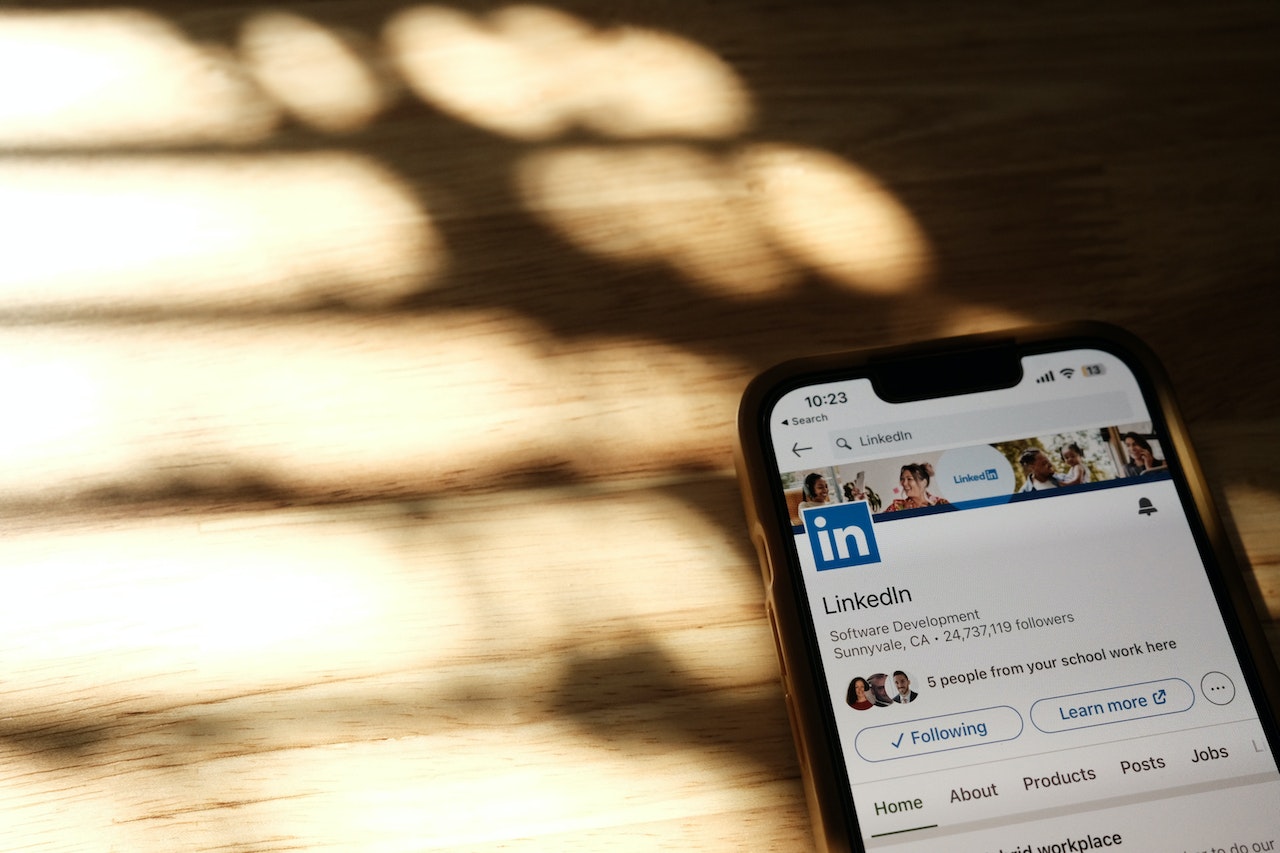 How Many Connections to Become an Influencer on LinkedIn