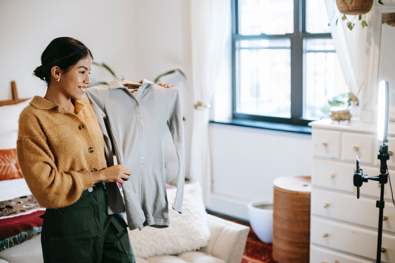 How to Become an Influencer for a Clothing Brand